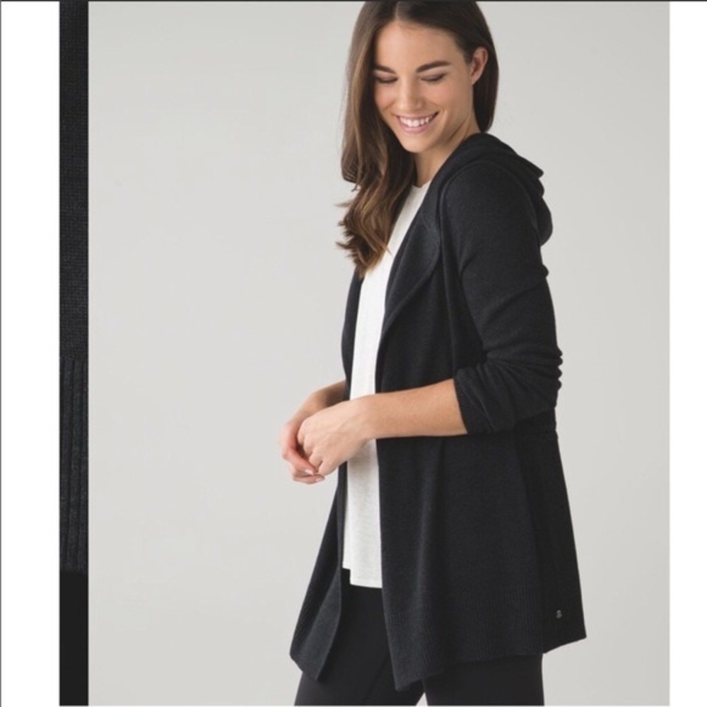 Lululemon cardigan sweater size 6